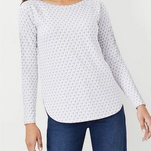 Ann Taylor White and Gray Patterned Long Sleeve Top